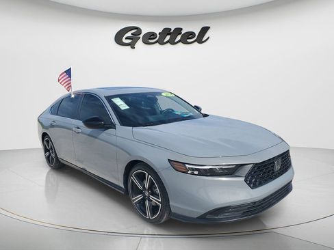 Used 2024 Honda Accord Sport image 3