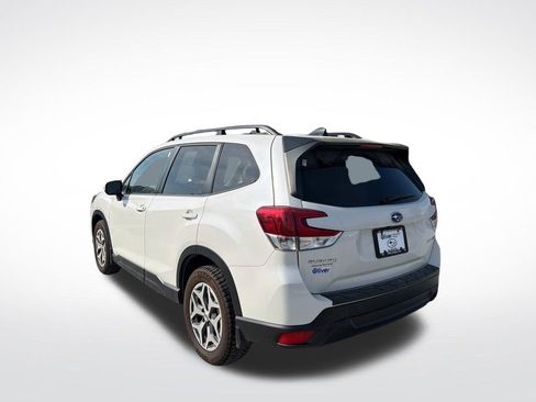 Used 2024 Subaru Forester Premium AWD/4WD image 11