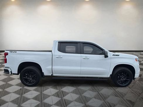 Used 2024 Chevrolet Silverado 1500 RST w/ Z71 Off-Road Package AWD/4WD image 4