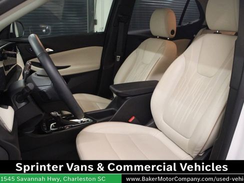 Used 2025 Buick Encore GX Avenir w/ Avenir Convenience Package FWD image 5