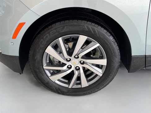 Used 2022 Chevrolet Equinox Premier AWD/4WD image 29