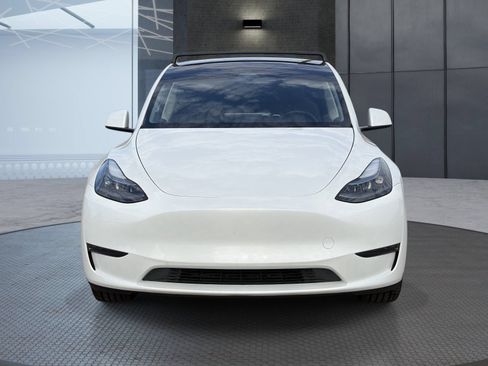 Used 2025 Tesla Model Y Long Range RWD image 9