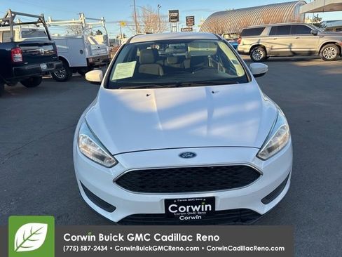 Used 2017 Ford Focus SE image 3