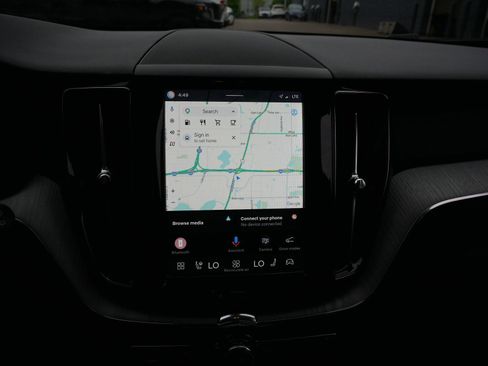 Certified 2025 Volvo XC60 B5 Plus AWD/4WD image 18