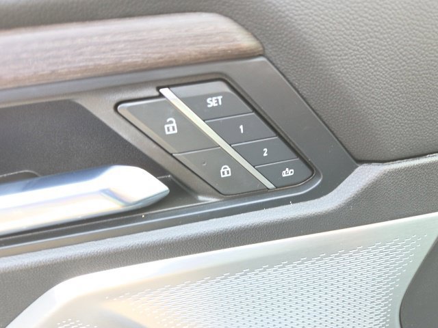 Used 2024 GMC Acadia Denali AWD/4WD image 22