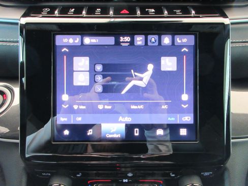 Used 2023 Jeep Grand Cherokee Altitude AWD/4WD image 39