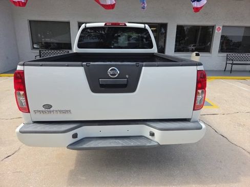 Used 2019 Nissan Frontier S RWD image 5