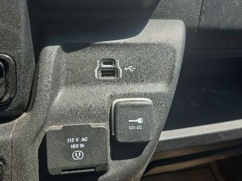 Used 2025 RAM ProMaster 2500 w/ Quick Order Package 22G SLT FWD image 13