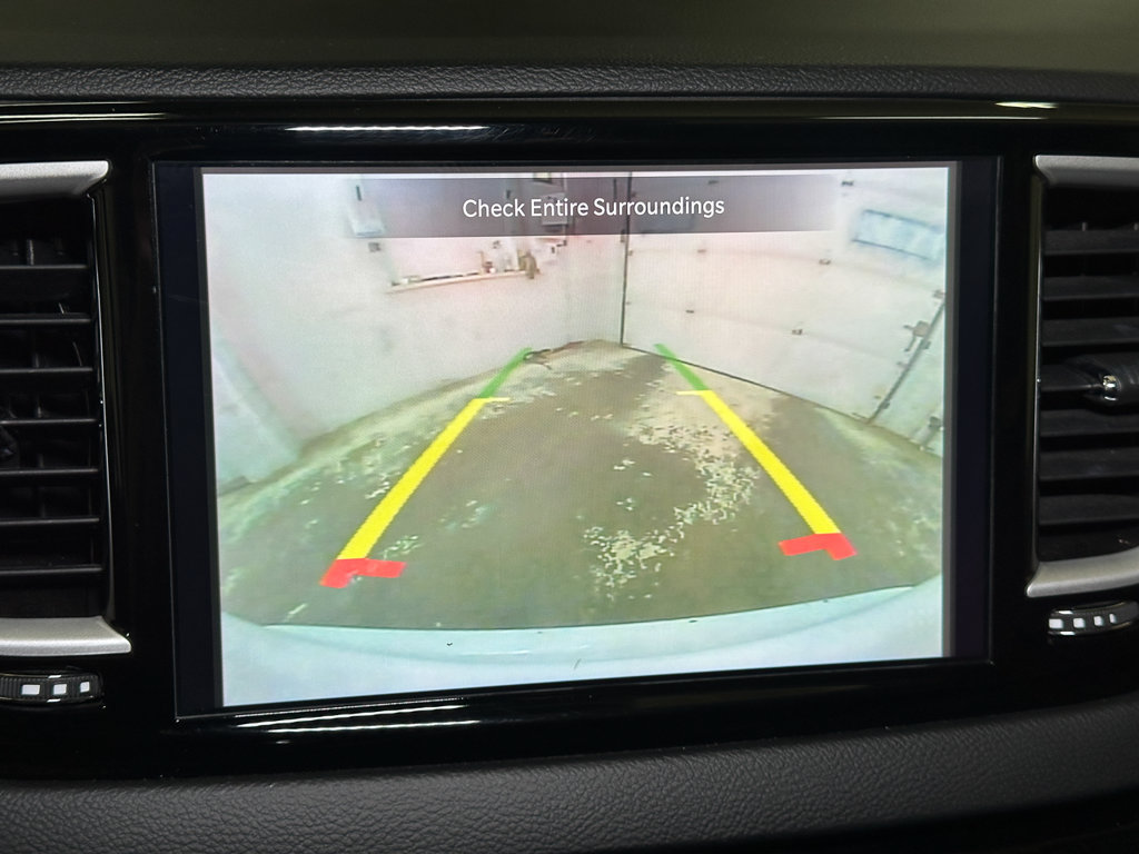 Used 2023 Chrysler Pacifica Touring-L FWD image 46