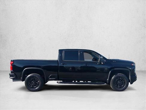Used 2024 Chevrolet Silverado 2500 LTZ w/ LTZ Plus Package AWD/4WD image 4