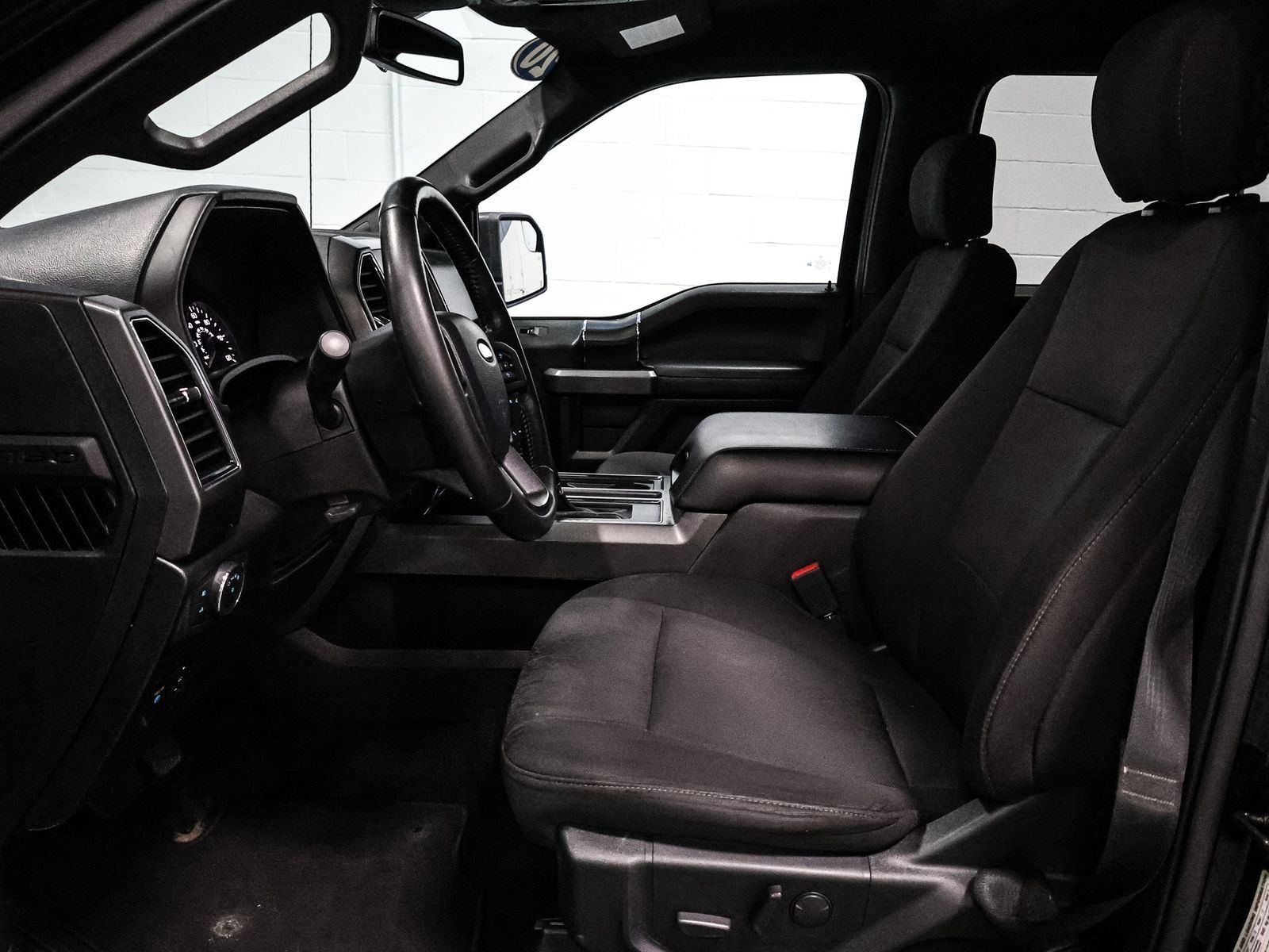 Used 2020 Ford F150 XLT w/ Equipment Group 302A Luxury AWD/4WD image 23