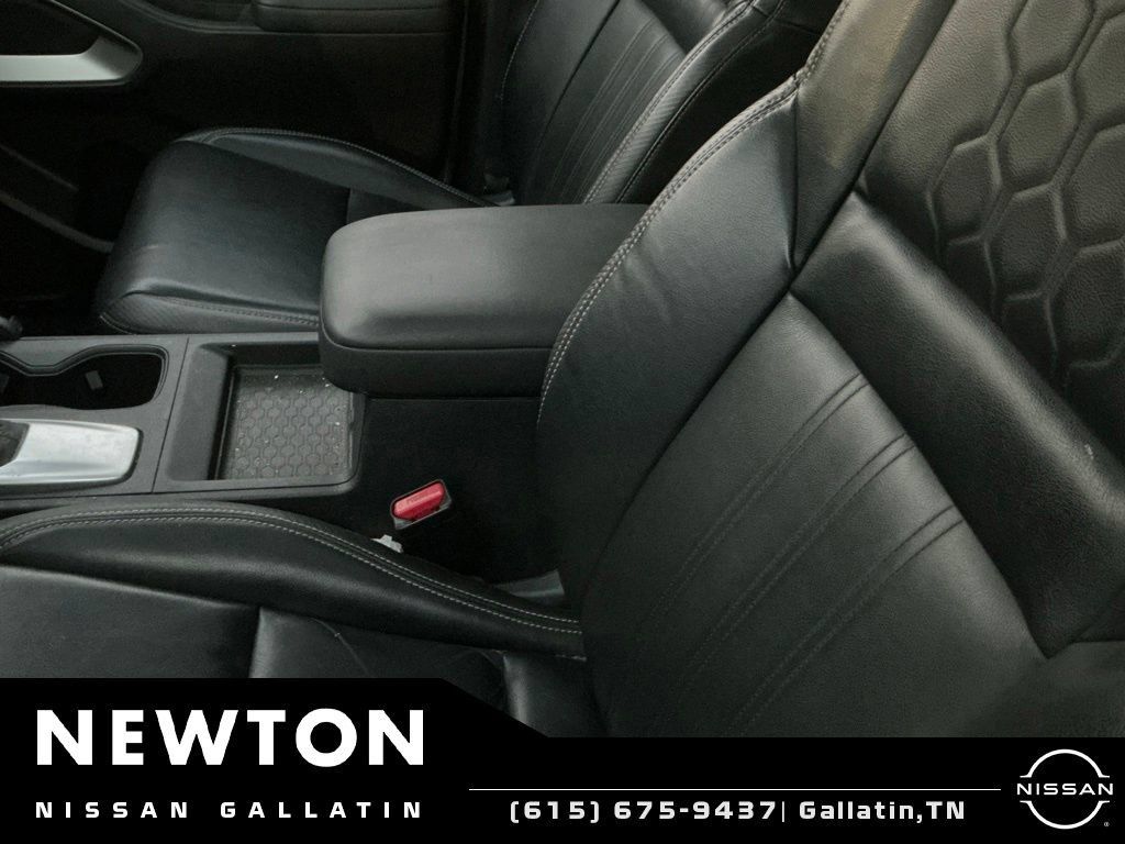 Used 2022 Nissan Frontier SV w/ SV Premium Package RWD image 5