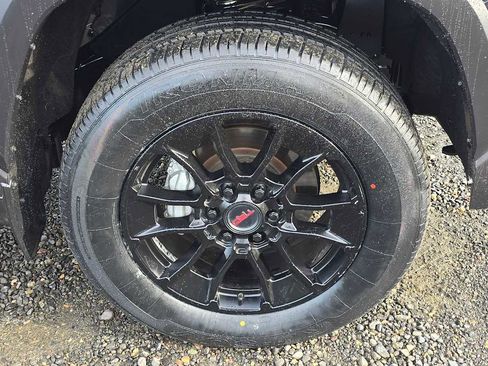 Used 2022 Toyota Tundra Limited image 9