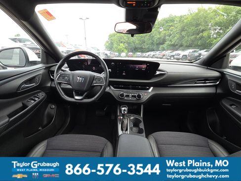 Used 2025 Buick Envista Preferred w/ Convenience I Package FWD image 29
