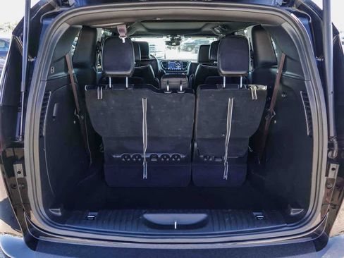 Used 2025 Chrysler Pacifica Limited FWD image 25