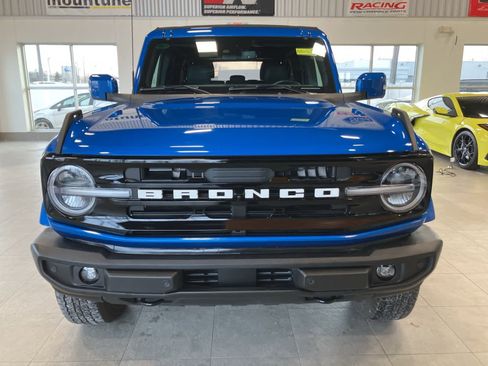 Used 2023 Ford Bronco Outer Banks image 2