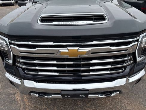 Used 2024 Chevrolet Silverado 2500 LTZ AWD/4WD image 54