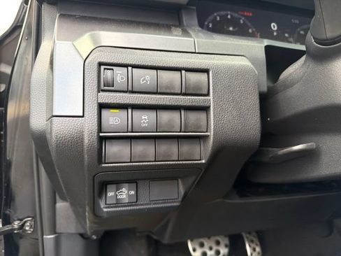 Certified 2025 Toyota Tacoma TRD Sport AWD/4WD image 18
