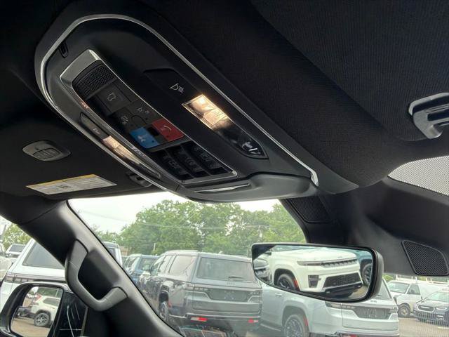 Certified 2022 Jeep Wagoneer Series II w/ Premium Group I AWD/4WD image 21