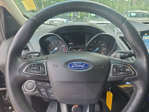 Used 2018 Ford Escape SE w/ SE Sport Appearance Package AWD/4WD image 9