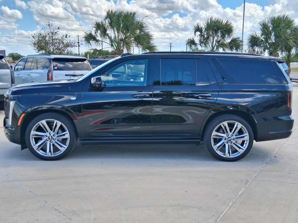 Used 2025 Cadillac Escalade Sport Platinum AWD/4WD image 4