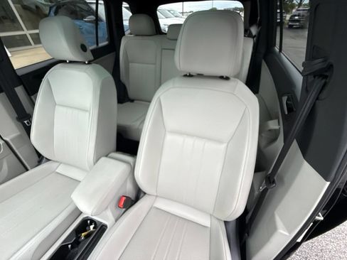 Used 2023 Volkswagen Tiguan SE R-Line AWD/4WD image 17
