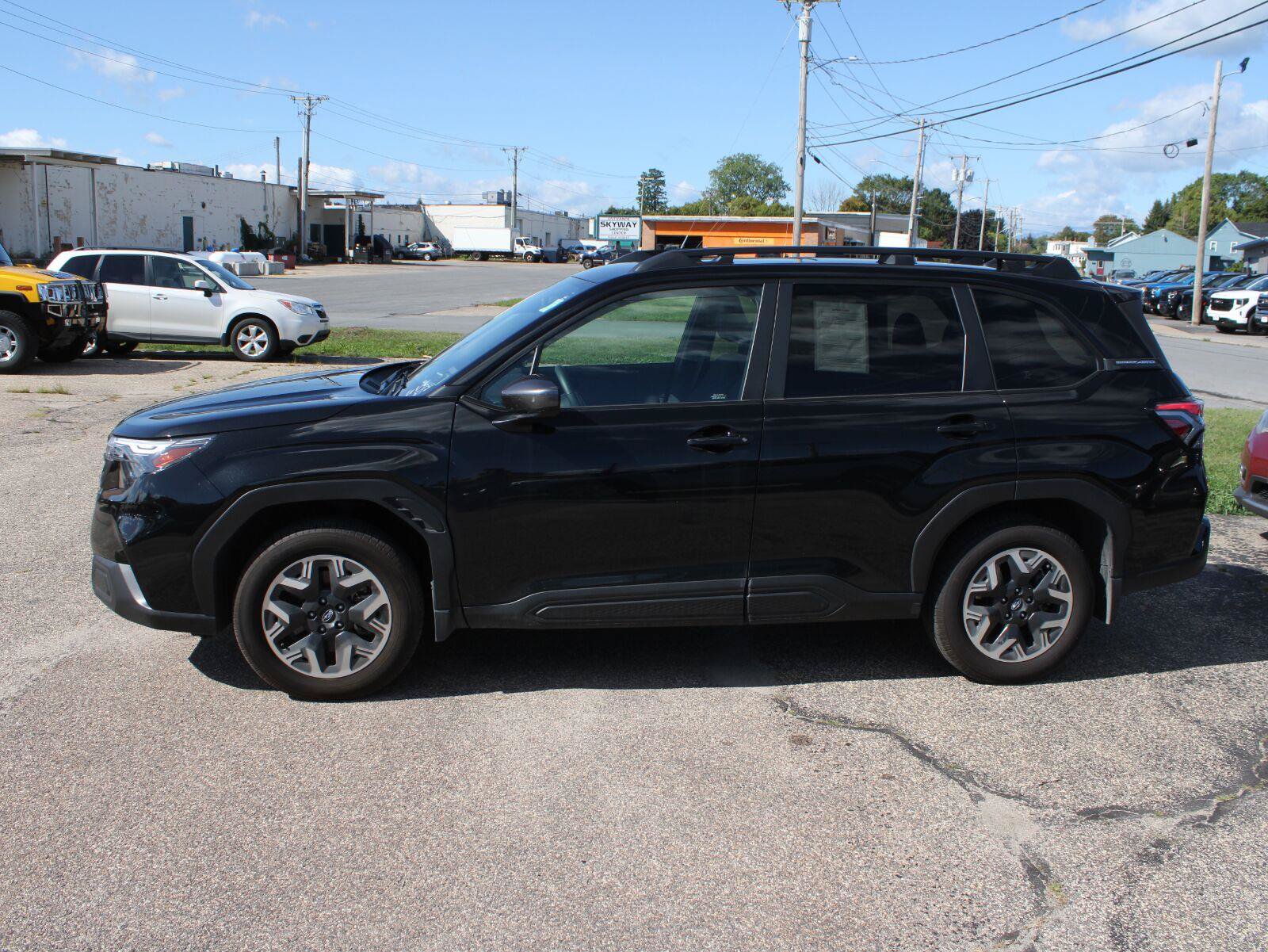 Used 2025 Subaru Forester Premium AWD/4WD image 5