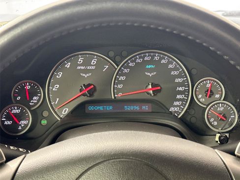 Used 2006 Chevrolet Corvette Coupe w/ Preferred Equipment Group RWD image 17