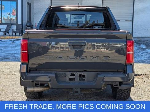 Used 2024 Toyota Tacoma TRD Off-Road image 5