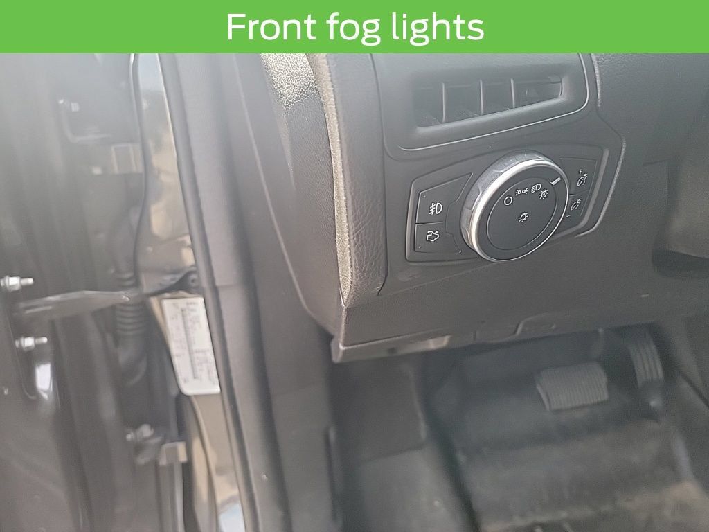 Used 2017 Ford Focus SEL w/ Cold Weather Package FWD image 26
