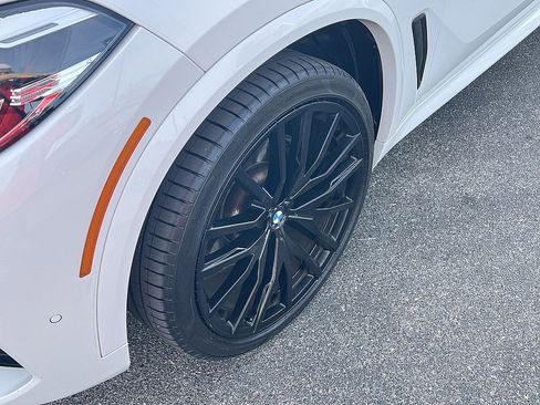 Used 2022 BMW X5 sDrive40i w/ M Sport Package image 9