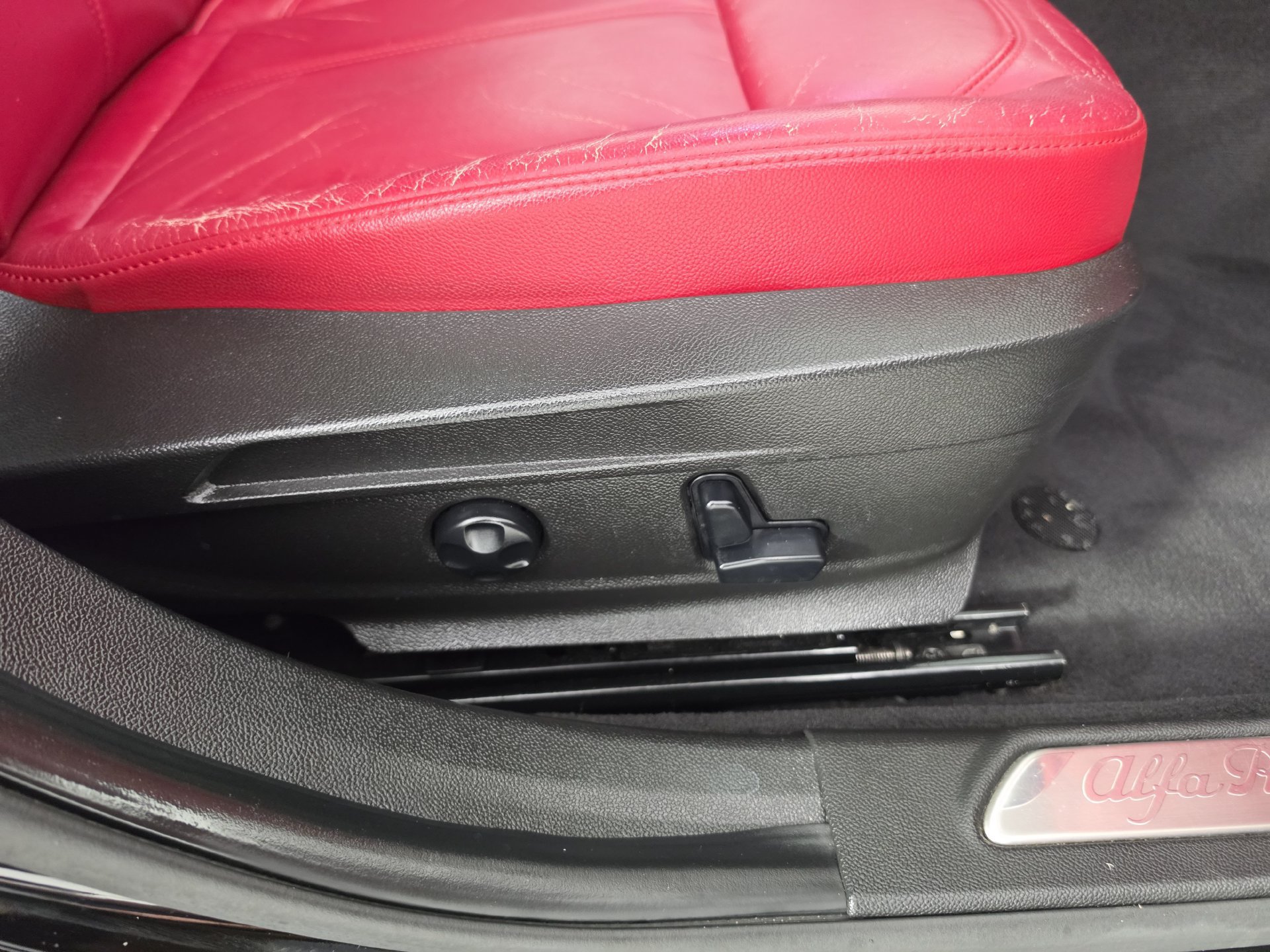 Used 2017 Alfa Romeo Giulia RWD image 35