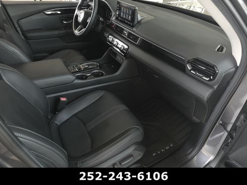 Used 2025 Honda Pilot Touring image 41