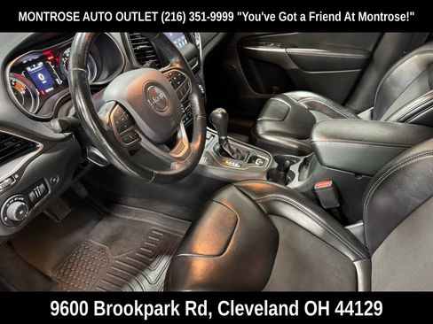 Used 2019 Jeep Cherokee Latitude Plus w/ Comfort/Convenience Group image 14