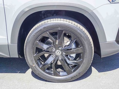 Used 2022 Volkswagen Taos SE FWD image 9