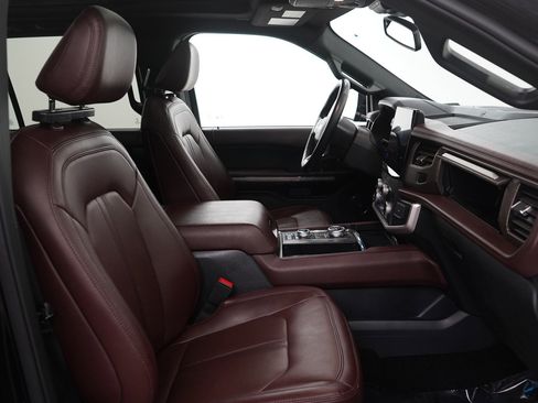 Used 2022 Ford Expedition Max Limited image 11