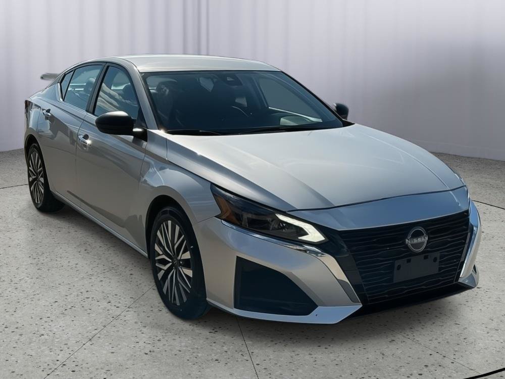 Used 2024 Nissan Altima 2.5 SV FWD image 7