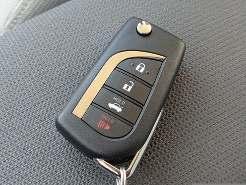 Used 2025 Toyota Corolla LE image 24