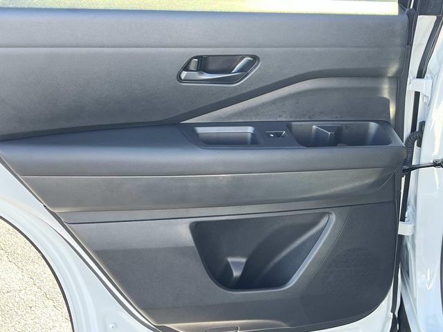 Used 2025 Nissan Pathfinder SV FWD image 16