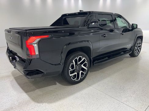 New 2024 Chevrolet Silverado EV RST image 5