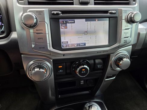 Used 2016 Toyota 4Runner SR5 AWD/4WD image 23