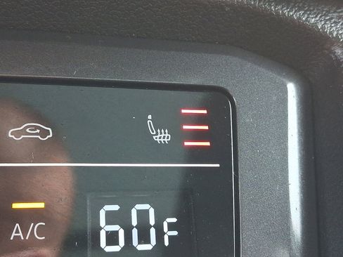 Used 2022 Volkswagen Tiguan SE R-Line image 25