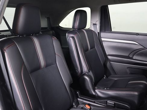 Used 2019 Toyota Highlander SE AWD/4WD image 33
