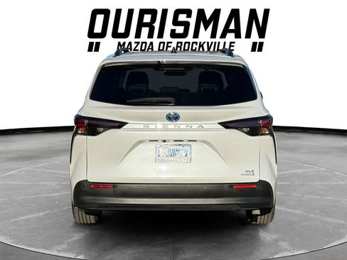 Used 2023 Toyota Sienna XLE w/ XLE Plus Package image 5