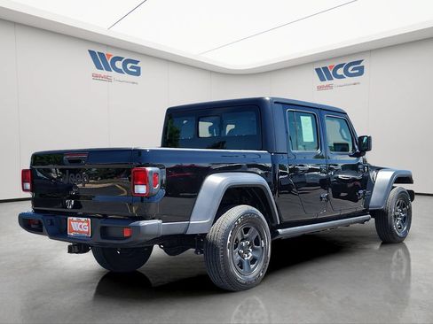 Used 2024 Jeep Gladiator Sport AWD/4WD image 4