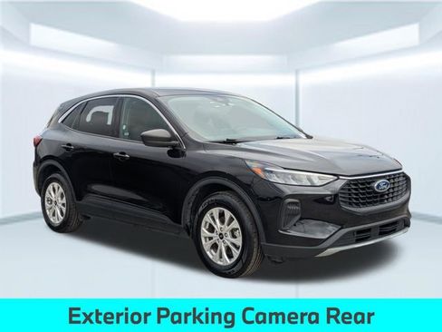 Used 2024 Ford Escape Active w/ Cold Weather Package FWD image 9