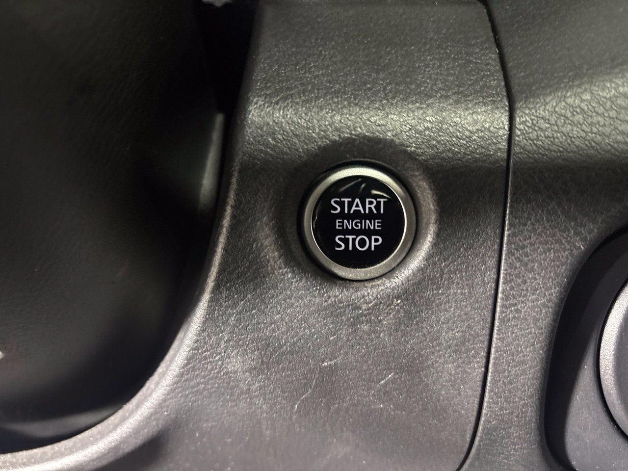 Used 2024 Nissan Frontier SV w/ Technology Package RWD image 20