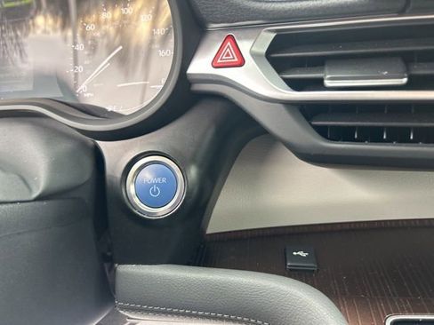 Used 2024 Toyota Sienna LE image 25