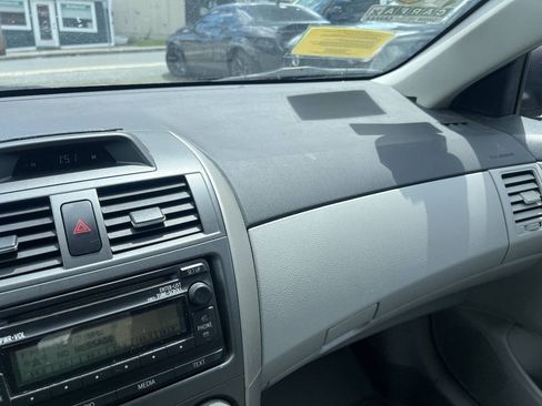 Used 2012 Toyota Corolla LE FWD image 16