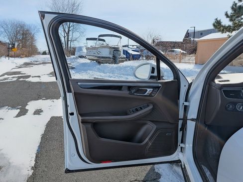 Used 2018 Porsche Macan S AWD/4WD image 11
